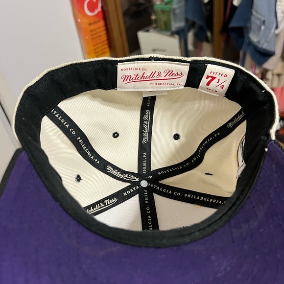 LAKERS hat - Picture 11 of 12